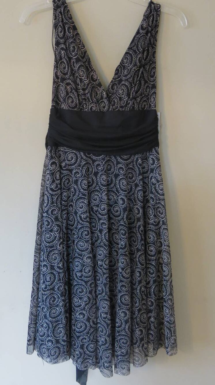 LONDON TIMES NWT Dress Sleeveless Size 8 V Neck Back Black Club Cocktail Party